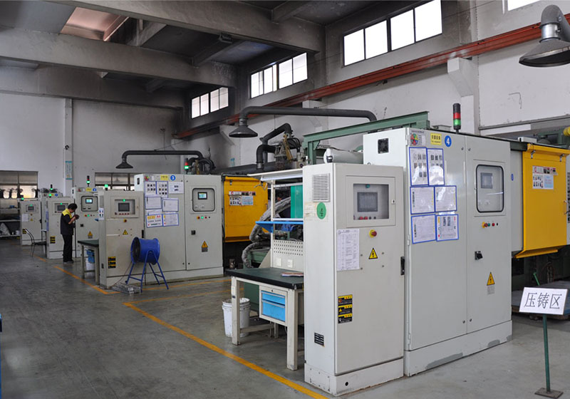 High pressure die casting machine